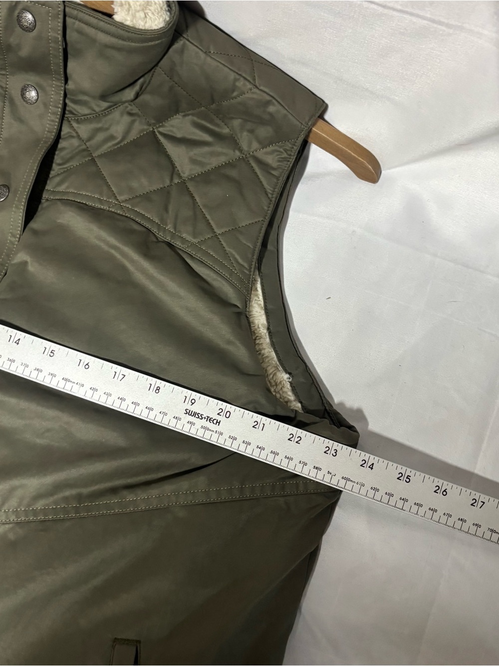 KUHL Women's Celeste Lined Vest Sage Green
- XL NWT - Picture 10 of 11
